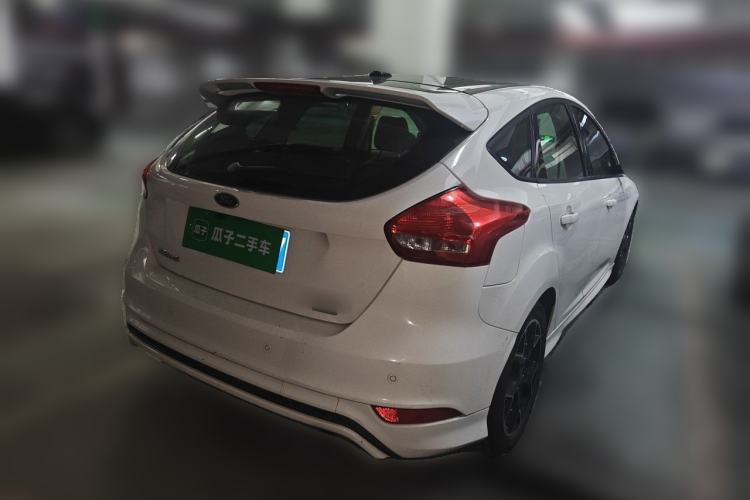 Used Ford Focus 2017 1.5T CTCC White and Black Limited Edition Rear Right 45 Deg