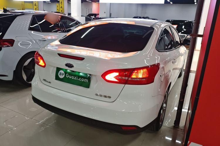 Used Ford Focus 2017 Sedan 1.6L Automatic Comfort Plus SmartDrive Edition Rear Right 45 Deg