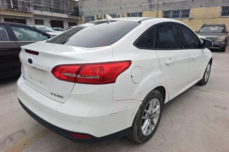Used Ford Focus 2017 Sedan 1.6L Automatic Fashion Edition Smart Drive Version Rear Right 45 Deg