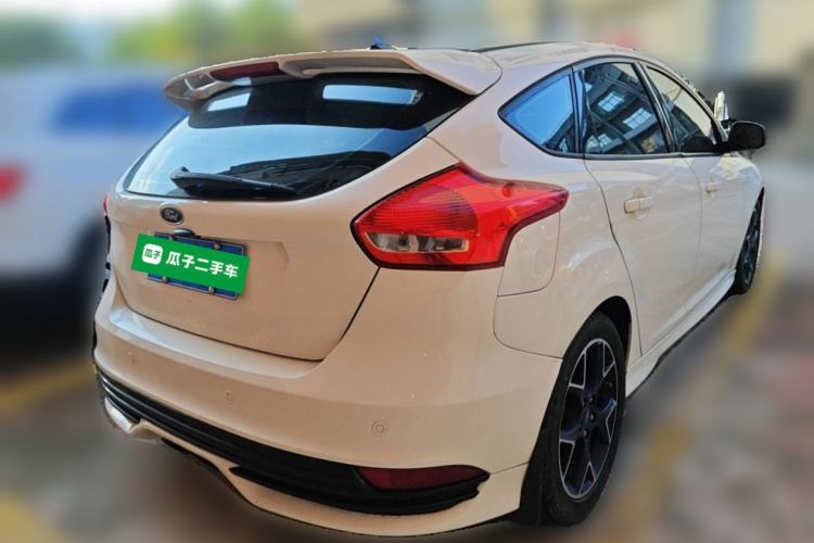 Used Ford Focus 2017 1.5T CTCC White and Black Limited Edition Rear Right 45 Deg
