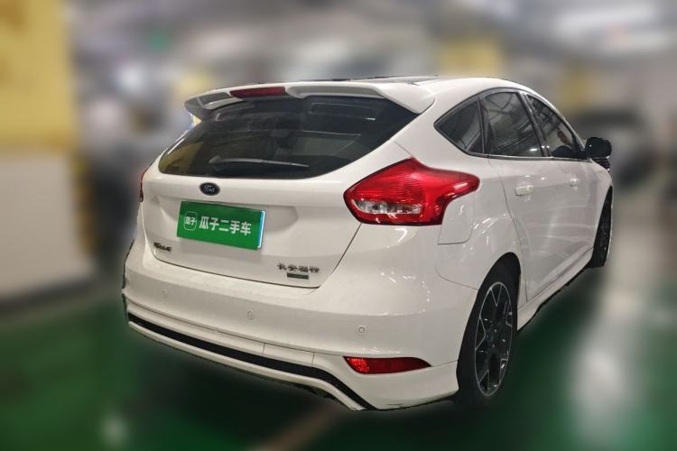 Used Ford Focus 2017 1.5T CTCC White and Black Limited Edition Rear Right 45 Deg
