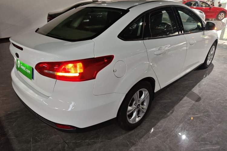 Used Ford Focus 2017 Sedan 1.6L Automatic Comfort Plus SmartDrive Edition Rear Right 45 Deg