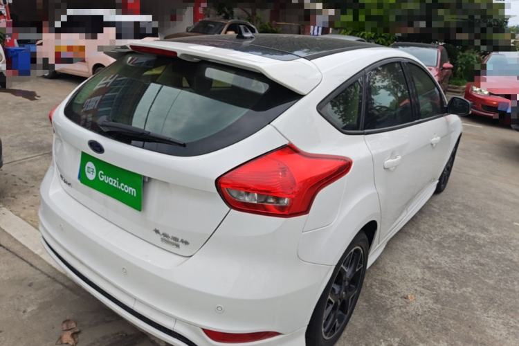 Used Ford Focus 2017 1.5T CTCC White and Black Limited Edition Rear Right 45 Deg
