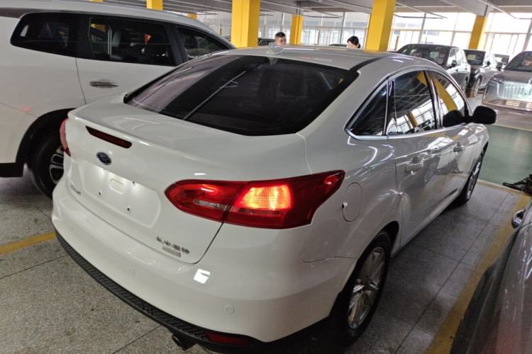 Used Ford Focus 2017 Sedan EcoBoost 180 Automatic Elite Model Rear Right 45 Deg