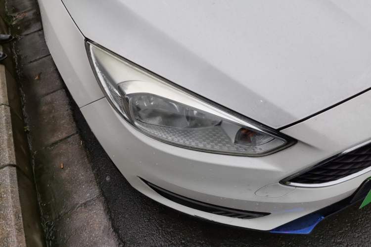 Used Ford Focus 2017 Hatchback 1.6L Automatic Fashion Edition Smart Drive Version Right Front Headlight