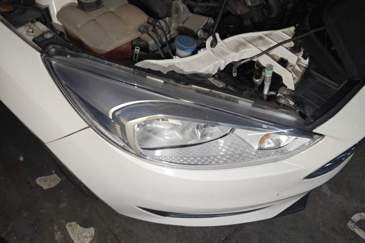 Used Ford Focus 2017 Sedan 1.6L Manual Fashion Edition Smart Drive Version Right Front Headlight