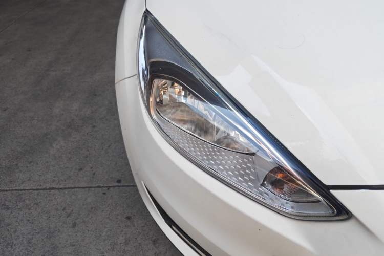 Used Ford Focus 2017 Sedan 1.6L Automatic Fashion Edition Smart Drive Version Right Front Headlight