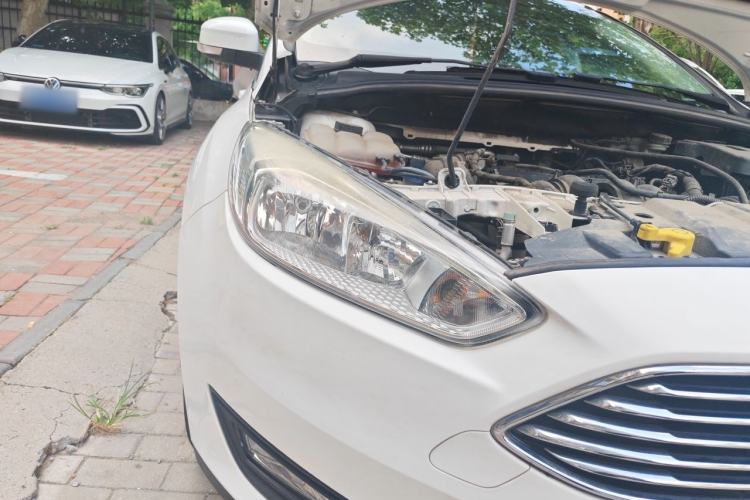 Used Ford Focus 2017 Sedan 1.6L Automatic Comfort Plus SmartDrive Edition Right Front Headlight