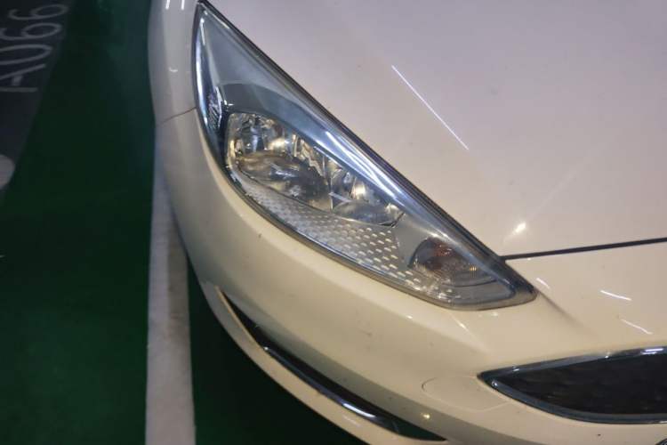 Used Ford Focus 2017 Hatchback 1.6L Automatic Fashion Edition Smart Drive Version Right Front Headlight
