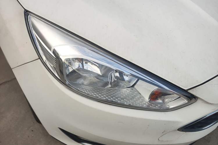 Used Ford Focus 2017 Hatchback 1.6L Automatic Fashion Edition Smart Drive Version Right Front Headlight