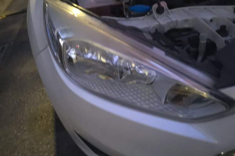 Used Ford Focus 2017 Sedan EcoBoost 180 Automatic Elite Model Right Front Headlight