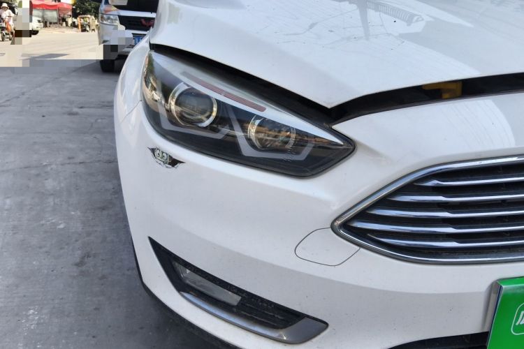 Used Ford Focus 2017 Sedan 1.6L Automatic Fashion Edition Smart Drive Version Right Front Headlight
