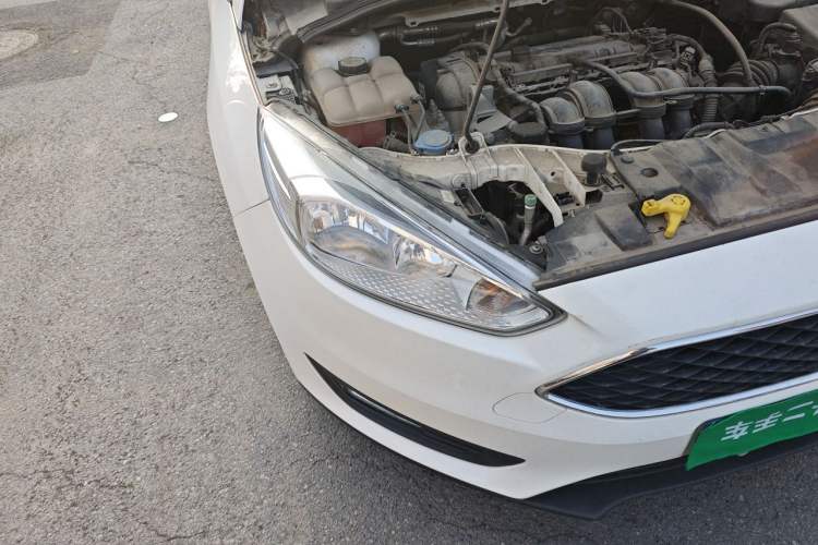 Used Ford Focus 2017 Hatchback 1.6L Automatic Comfort Plus SmartDrive Edition Right Front Headlight