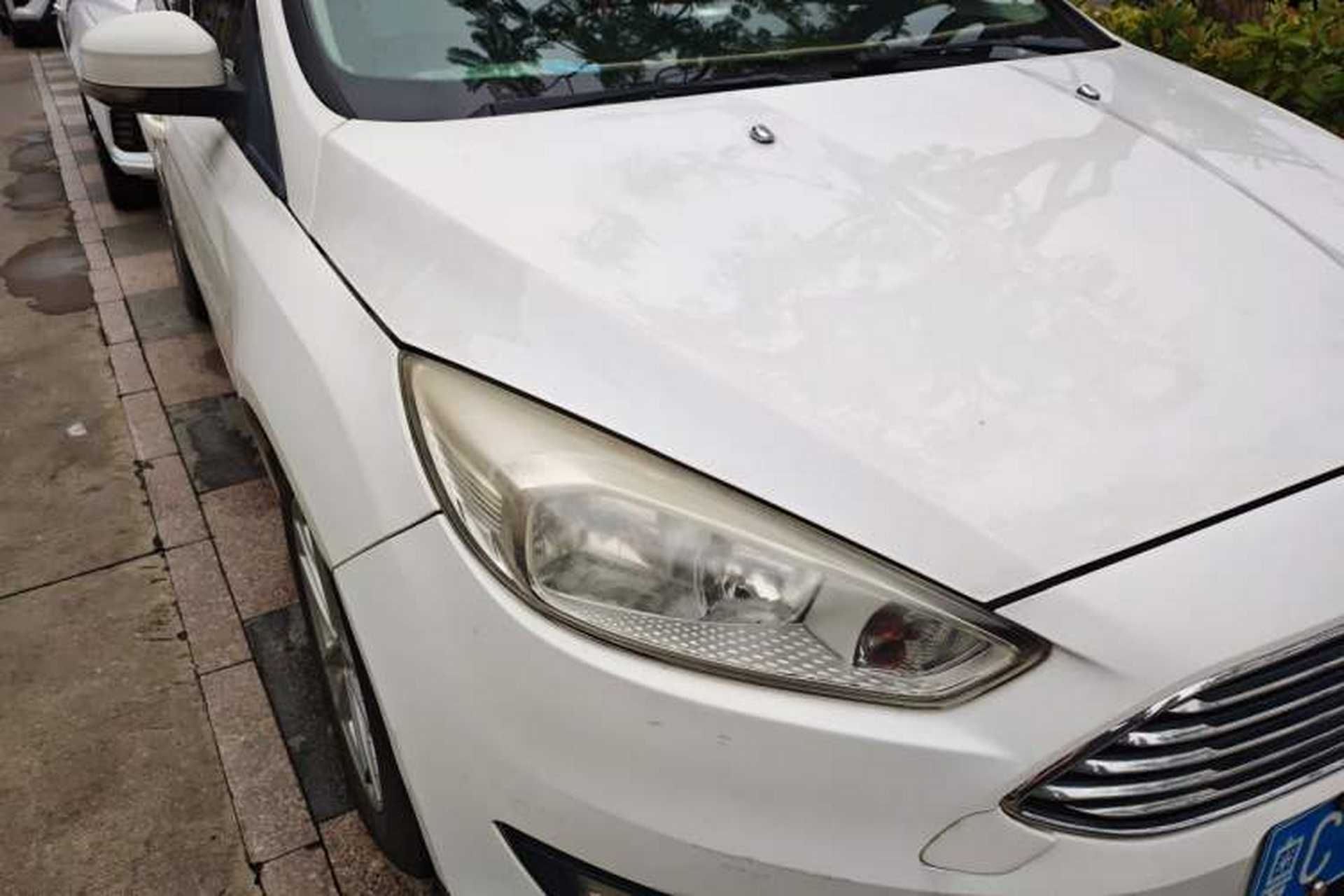 Used Ford Focus 2017 Sedan EcoBoost 125 Automatic Supreme Style SmartDrive Edition Right Front Headlight