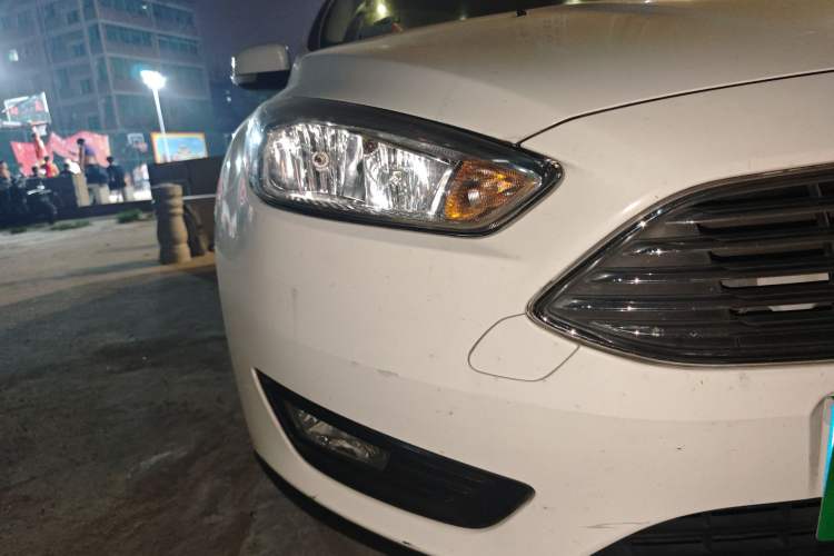 Used Ford Focus 2017 Sedan 1.6L Automatic Fashion Edition Smart Drive Version Right Front Headlight