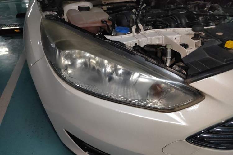 Used Ford Focus 2017 Sedan 1.6L Automatic Fashion Edition Smart Drive Version Right Front Headlight