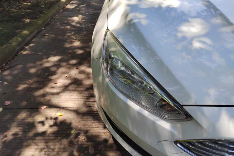 Used Ford Focus 2017 Sedan 1.6L Manual Comfort Plus SmartDrive Edition Right Front Headlight