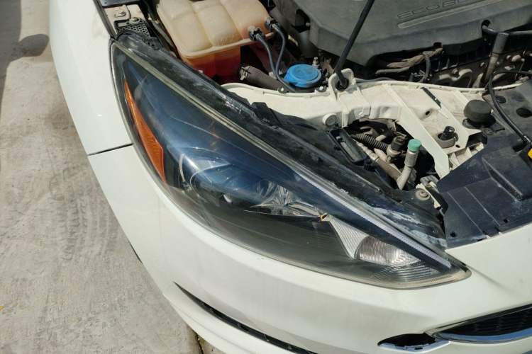 Used Ford Focus 2017 1.5T CTCC White and Black Limited Edition Right Front Headlight