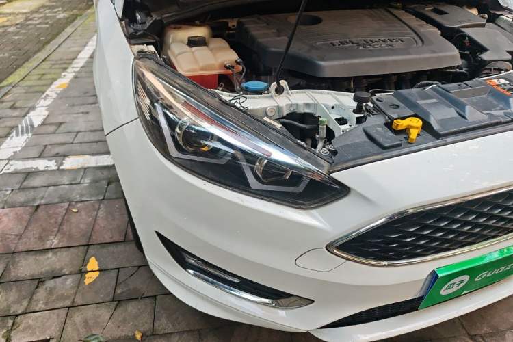 Used Ford Focus 2017 Hatchback 1.6L Automatic Fashion Edition Smart Drive Version Right Front Headlight