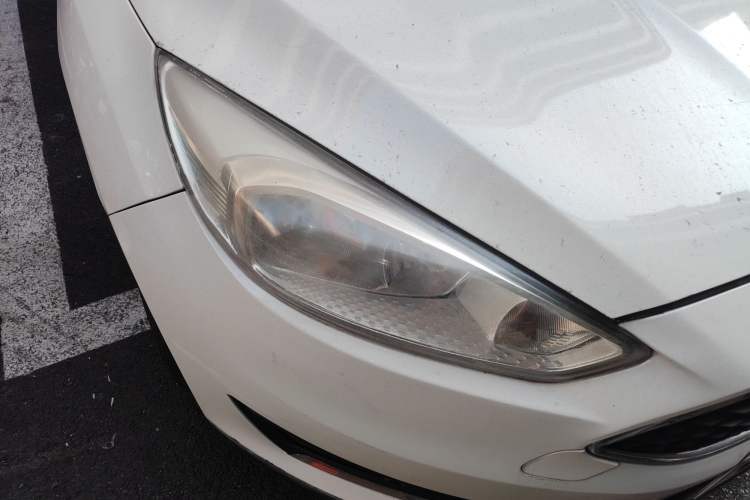 Used Ford Focus 2017 Hatchback 1.6L Automatic Fashion Edition Smart Drive Version Right Front Headlight