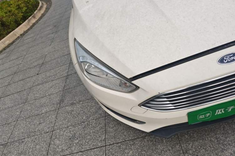 Used Ford Focus 2017 Sedan EcoBoost 125 Automatic Supreme Style SmartDrive Edition Right Front Headlight