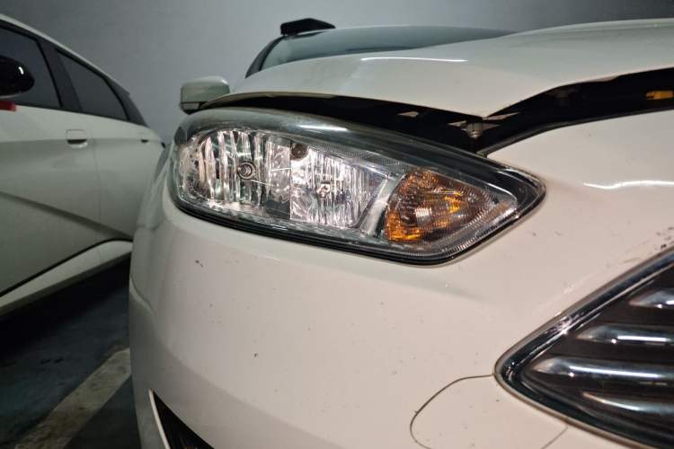 Used Ford Focus 2017 Sedan 1.6L Automatic Fashion Edition Smart Drive Version Right Front Headlight