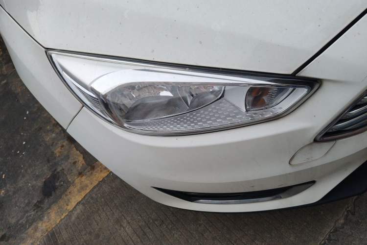 Used Ford Focus 2017 Sedan 1.6L Automatic Fashion Edition Smart Drive Version Right Front Headlight