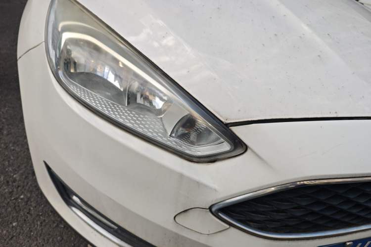 Used Ford Focus 2017 Hatchback EcoBoost 180 Automatic Elite Model Right Front Headlight