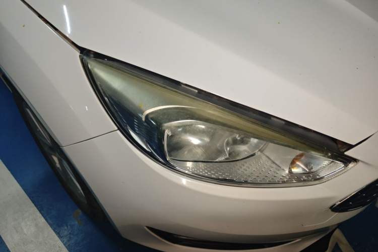 Used Ford Focus 2017 Sedan 1.6L Automatic Fashion Edition Smart Drive Version Right Front Headlight
