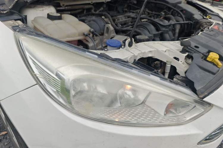 Used Ford Focus 2017 Sedan 1.6L Automatic Fashion Edition Smart Drive Version Right Front Headlight