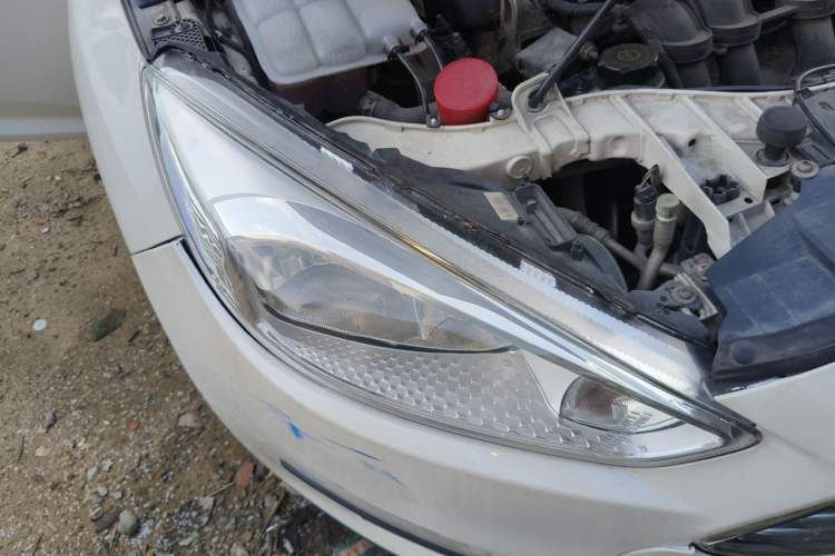 Used Ford Focus 2017 Sedan 1.6L Automatic Fashion Edition Smart Drive Version Right Front Headlight