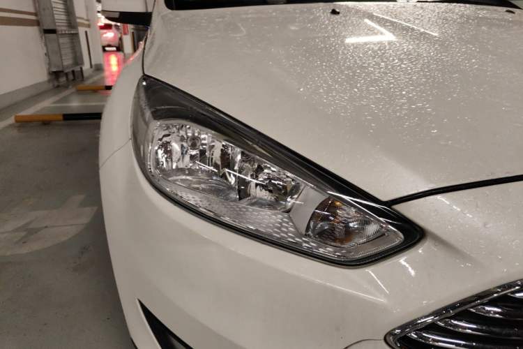 Used Ford Focus 2017 Sedan EcoBoost 180 Automatic Elite Model Right Front Headlight