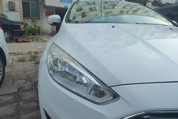 Used Ford Focus 2017 Sedan 1.6L Automatic Comfort Plus SmartDrive Edition Right Front Headlight