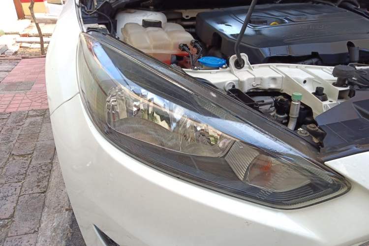 Used Ford Focus 2017 Hatchback EcoBoost 180 Automatic Sport Model Right Front Headlight
