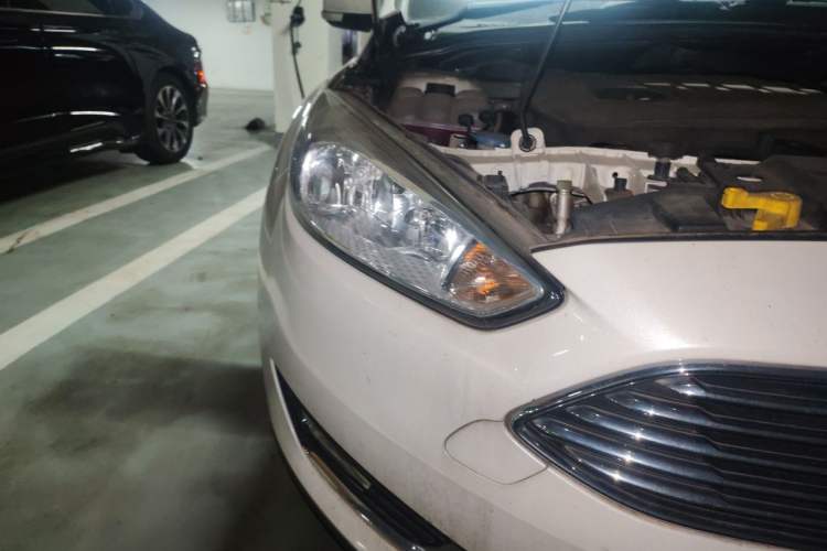 Used Ford Focus 2017 Sedan EcoBoost 180 Automatic Elite Model Right Front Headlight