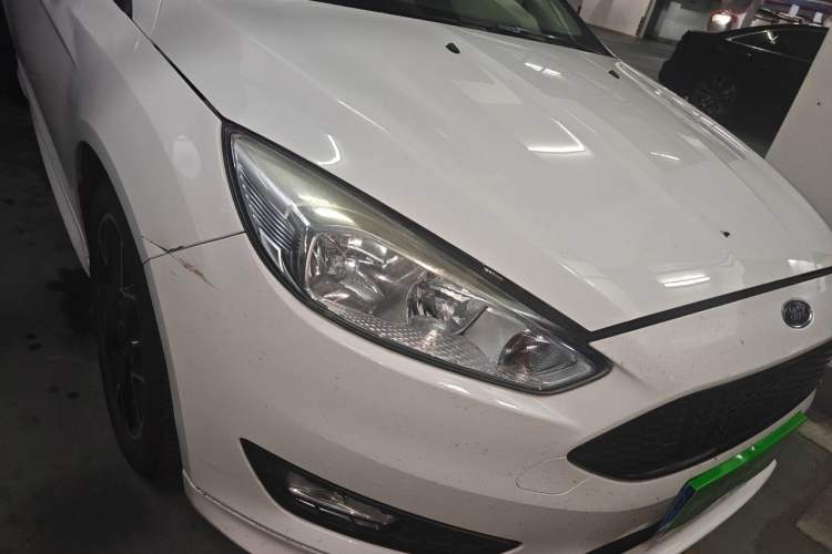 Used Ford Focus 2017 1.5T CTCC White and Black Limited Edition Right Front Headlight