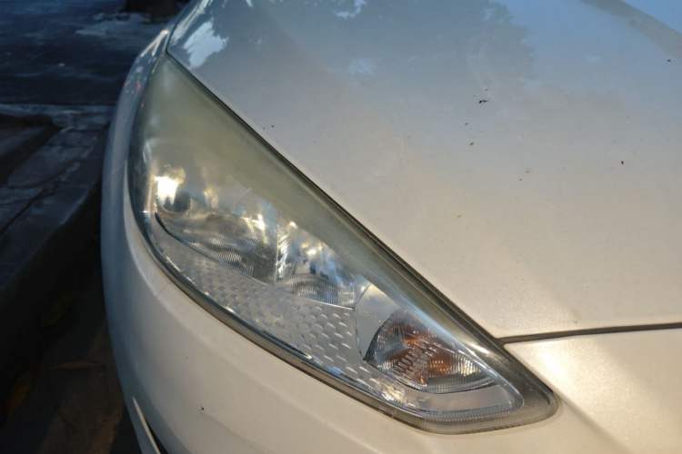 Used Ford Focus 2017 Hatchback 1.6L Automatic Comfort Plus SmartDrive Edition Right Front Headlight