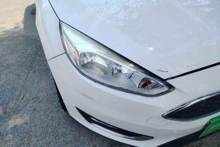Used Ford Focus 2017 Hatchback 1.6L Automatic Fashion Edition Smart Drive Version Right Front Headlight