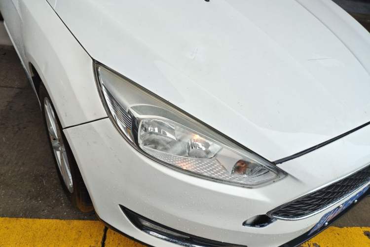 Used Ford Focus 2017 Hatchback 1.6L Automatic Fashion Edition Smart Drive Version Right Front Headlight