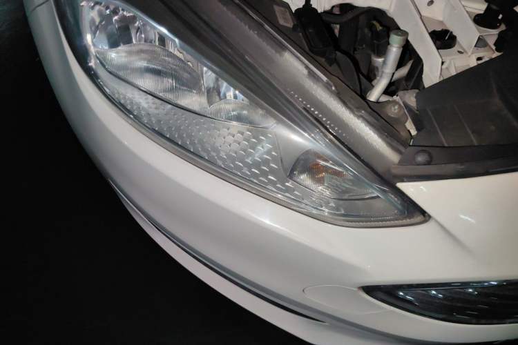 Used Ford Focus 2017 Sedan 1.6L Automatic Fashion Edition Smart Drive Version Right Front Headlight
