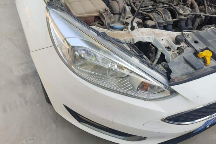 Used Ford Focus 2017 Hatchback 1.6L Automatic Fashion Edition Smart Drive Version Right Front Headlight