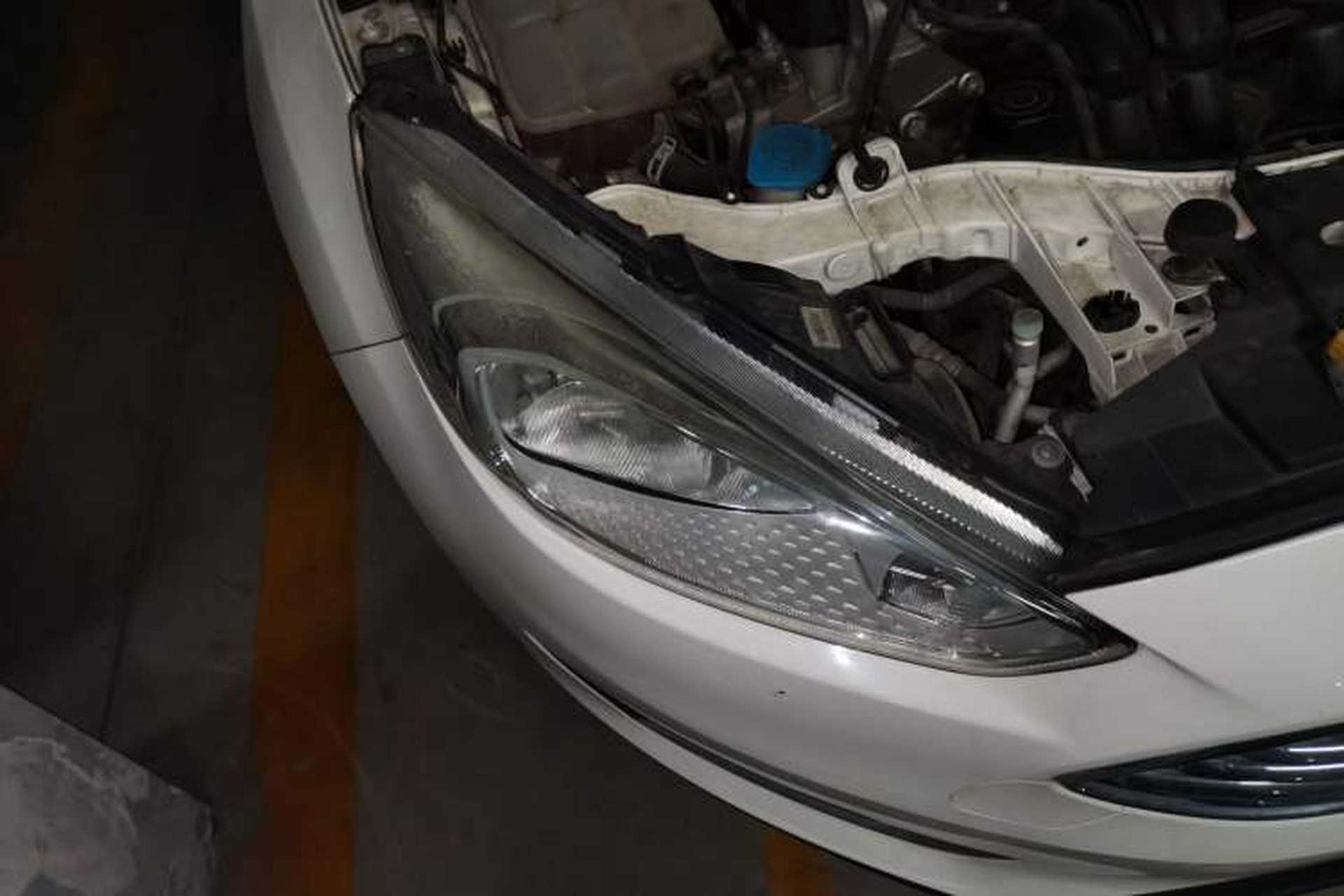 Used Ford Focus 2017 Sedan 1.6L Automatic Fashion Edition Smart Drive Version Right Front Headlight