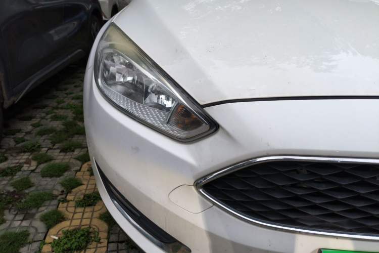 Used Ford Focus 2017 Hatchback 1.6L Automatic Fashion Edition Smart Drive Version Right Front Headlight