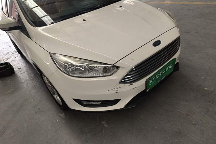 Used Ford Focus 2017 Sedan 1.6L Manual Comfort Plus SmartDrive Edition Right Front Headlight