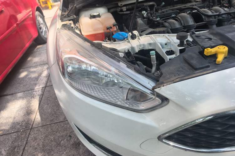 Used Ford Focus 2017 Hatchback 1.6L Manual Fashion Edition SmartDrive Version Right Front Headlight