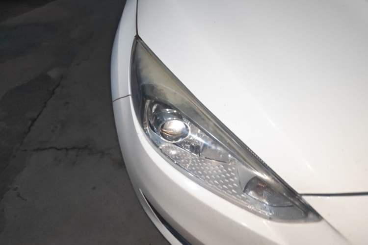 Used Ford Focus 2017 Sedan EcoBoost 180 Automatic Elite Model Right Front Headlight
