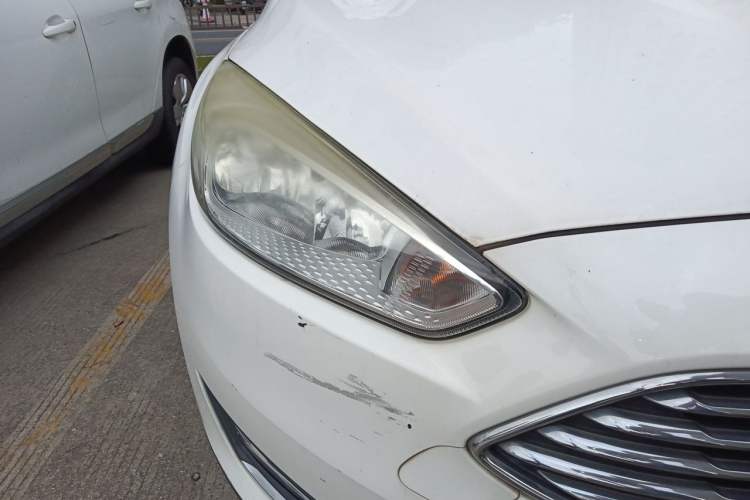 Used Ford Focus 2017 Sedan EcoBoost 180 Automatic Elite Model Right Front Headlight
