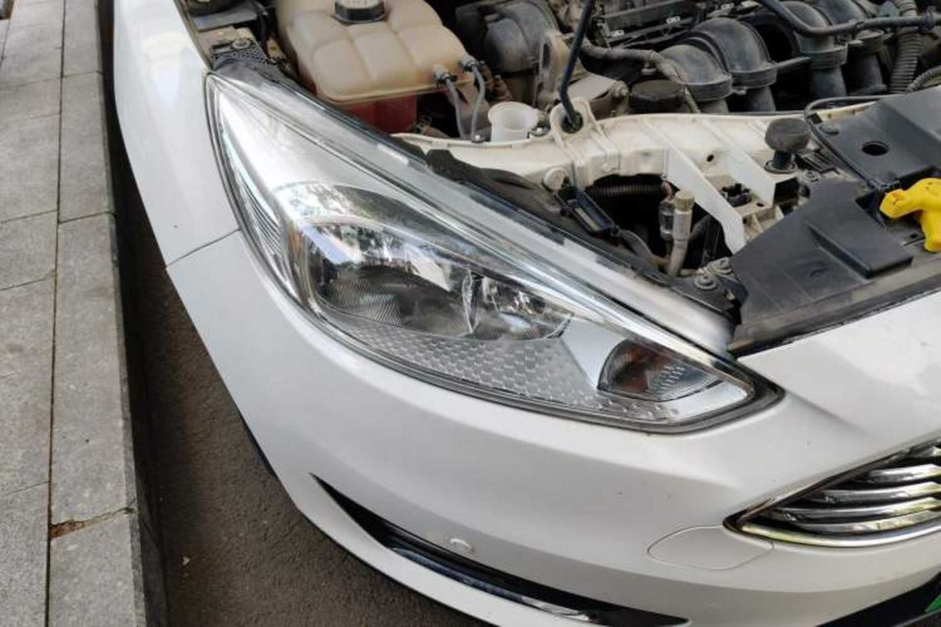 Used Ford Focus 2017 Sedan 1.6L Automatic Fashion Edition Smart Drive Version Right Front Headlight