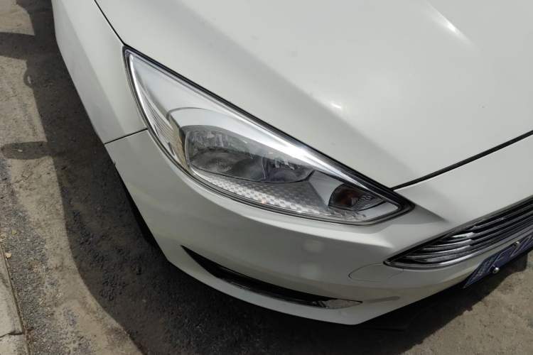Used Ford Focus 2017 Sedan 1.6L Automatic Fashion Edition Smart Drive Version Right Front Headlight