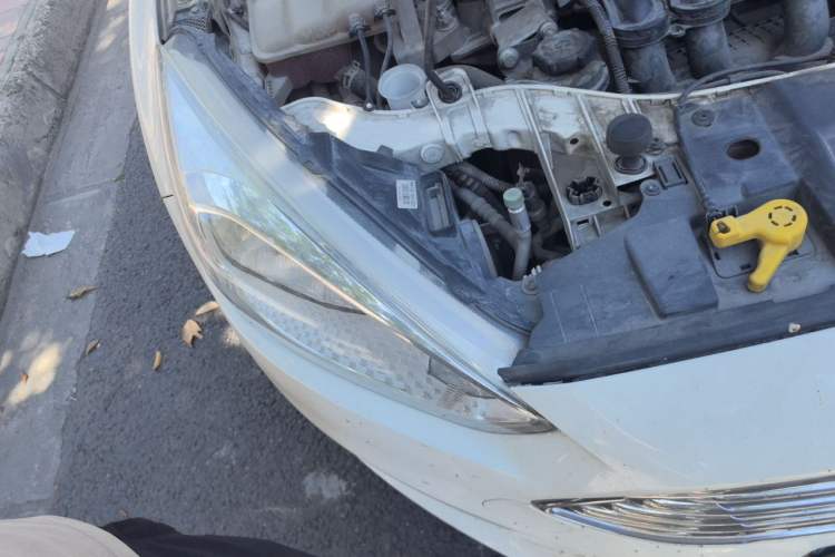 Used Ford Focus 2017 Sedan 1.6L Automatic Fashion Edition Smart Drive Version Right Front Headlight